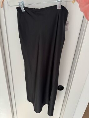 Old Navy Black Maxi Skirt - Sleek Straight Silhouette
